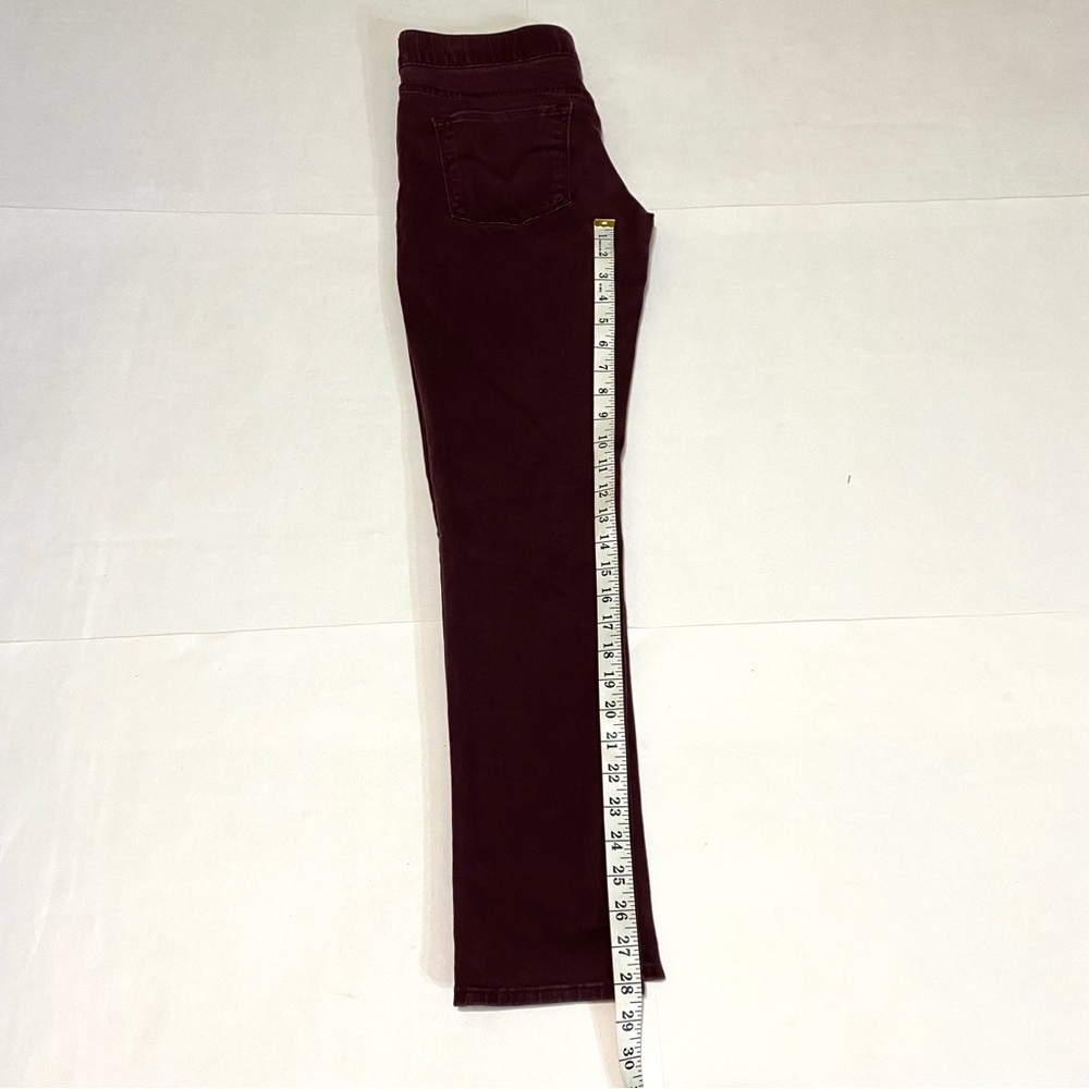Levi’s Women's Burgundy Jeans - Picture 10 of 13